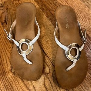 Vionic White 8.5 Wedges